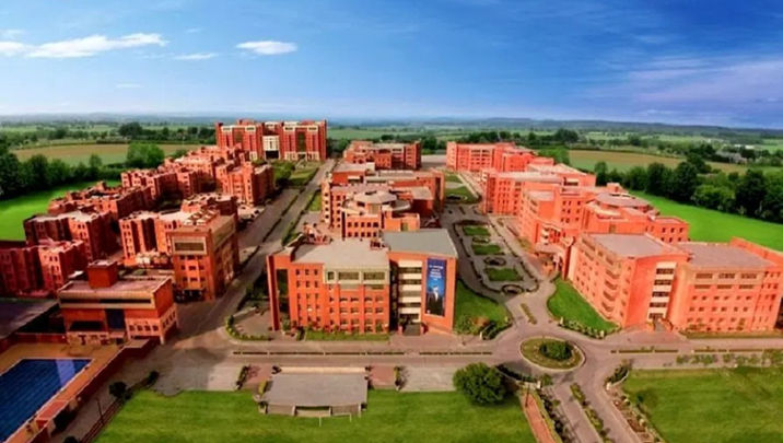 Hotels near Amity University Noida