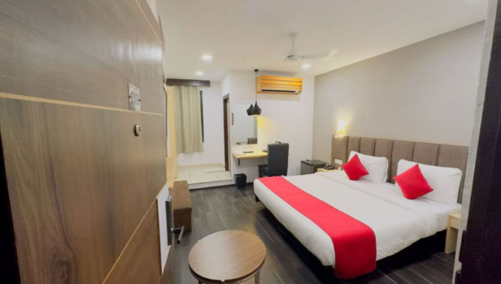 Reserving a Room at Hotel