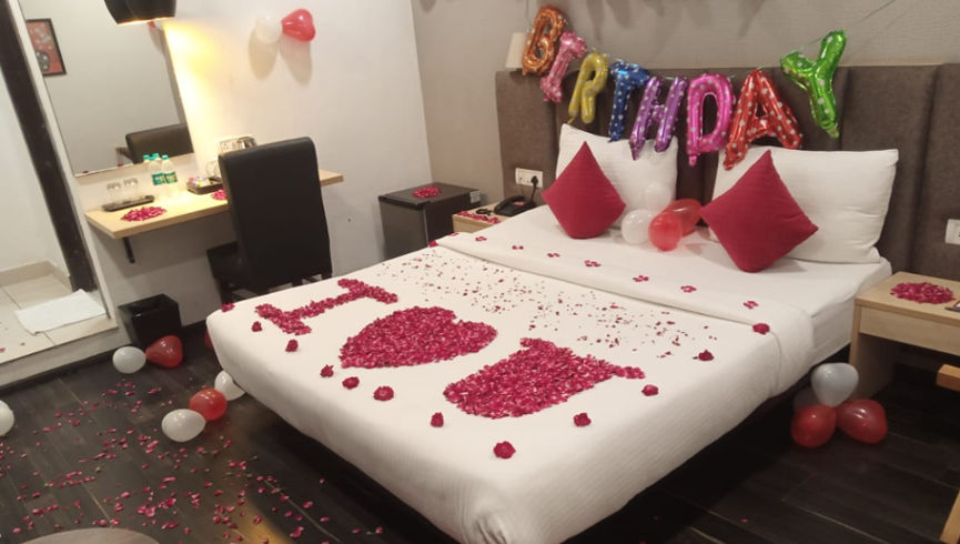 Romantic room Decoration in Noida